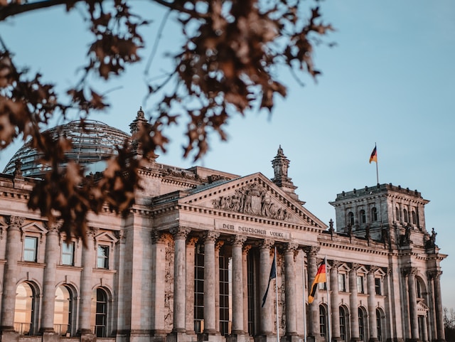 yannic-kress-dFeOdGPk2hc-unsplash